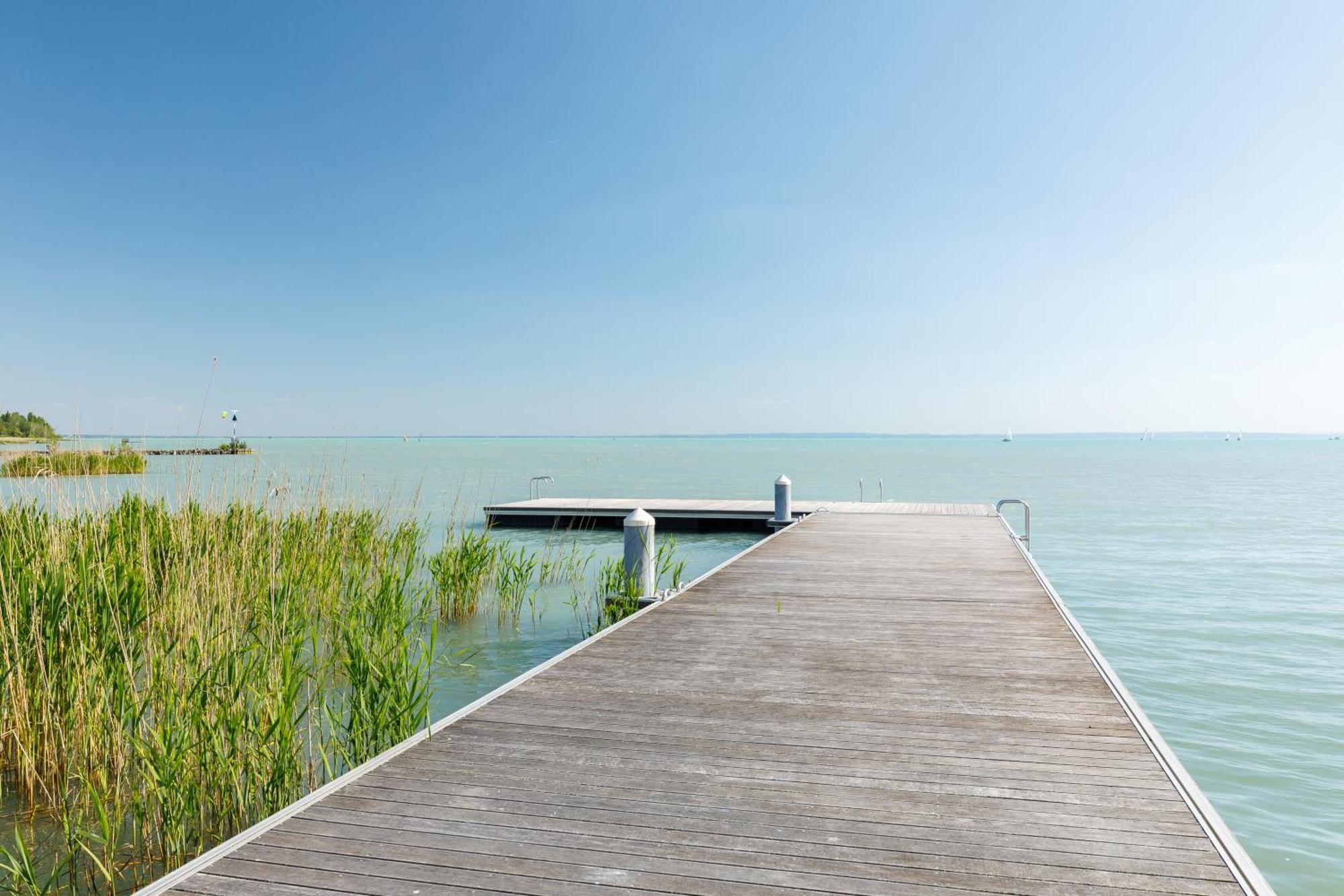 Blue4 Apartment Balatonfůzfő Εξωτερικό φωτογραφία